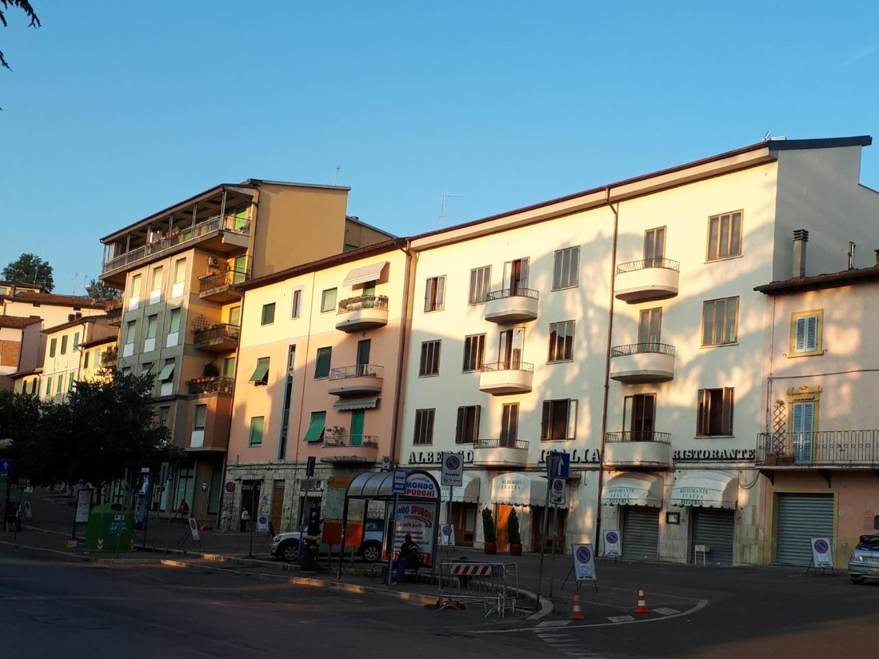 Albergo Italia Di Nardi Renzo & C Snc Поджібонсі Екстер'єр фото